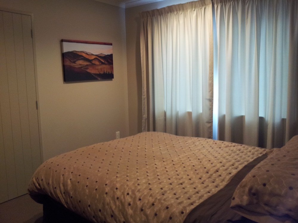 House, 4 Bedrooms photo 1