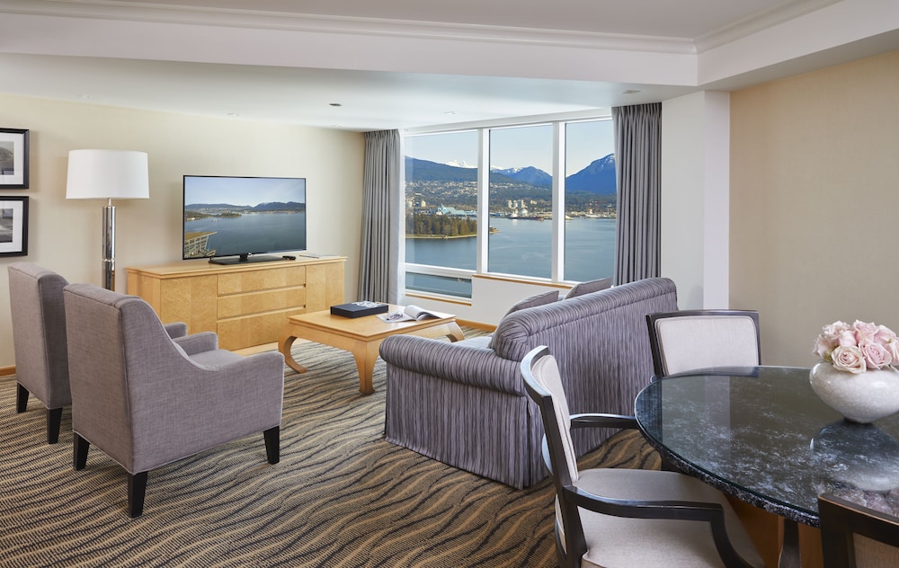 Suite, 1 King Bed, Harbor View