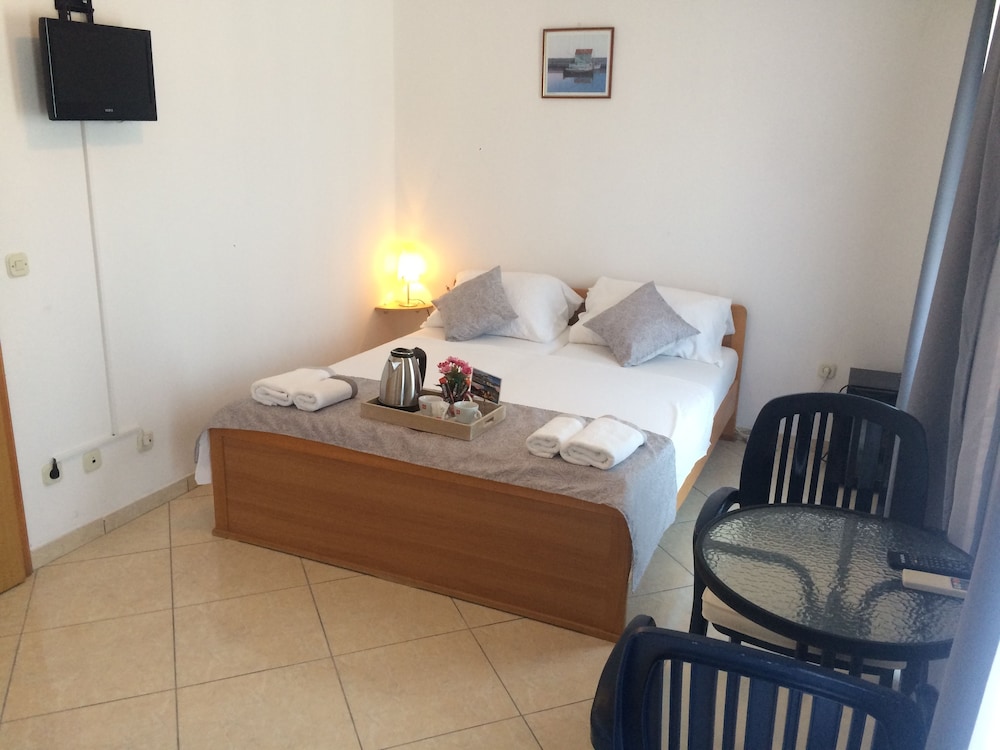 Single Room photo 3