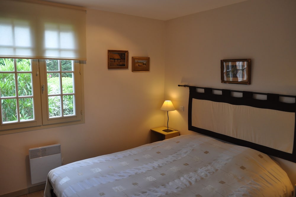 Cottage, 1 Queen Bed (Les Cypres) photo 2