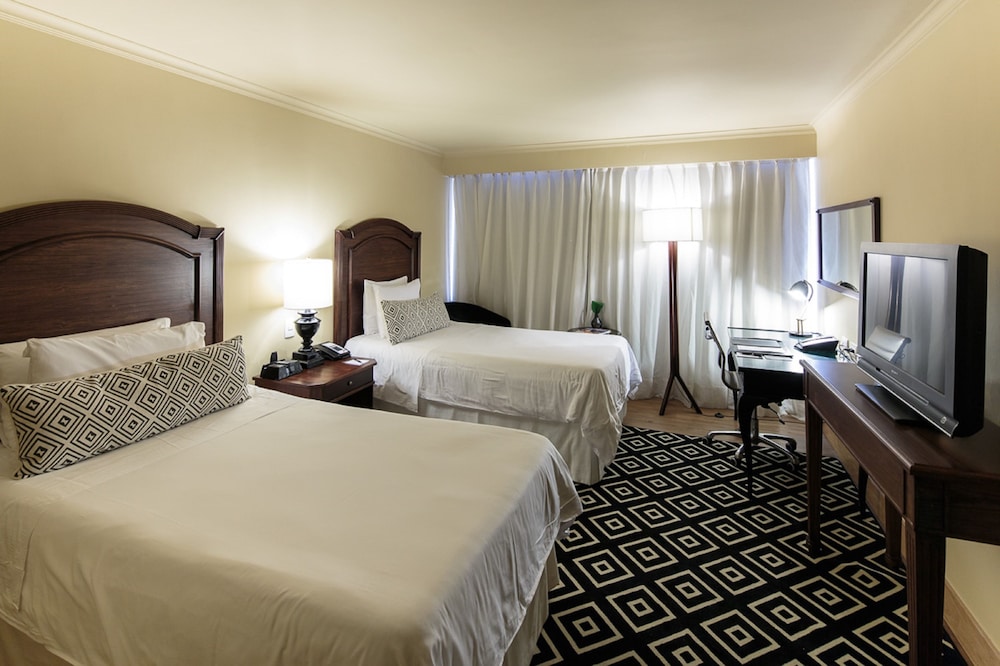 Classic Room, 2 Twin Beds, Club Lounge Access