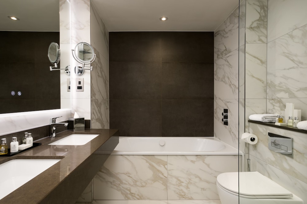 Suite, 1 King Bed (Riverside) - Photo 8