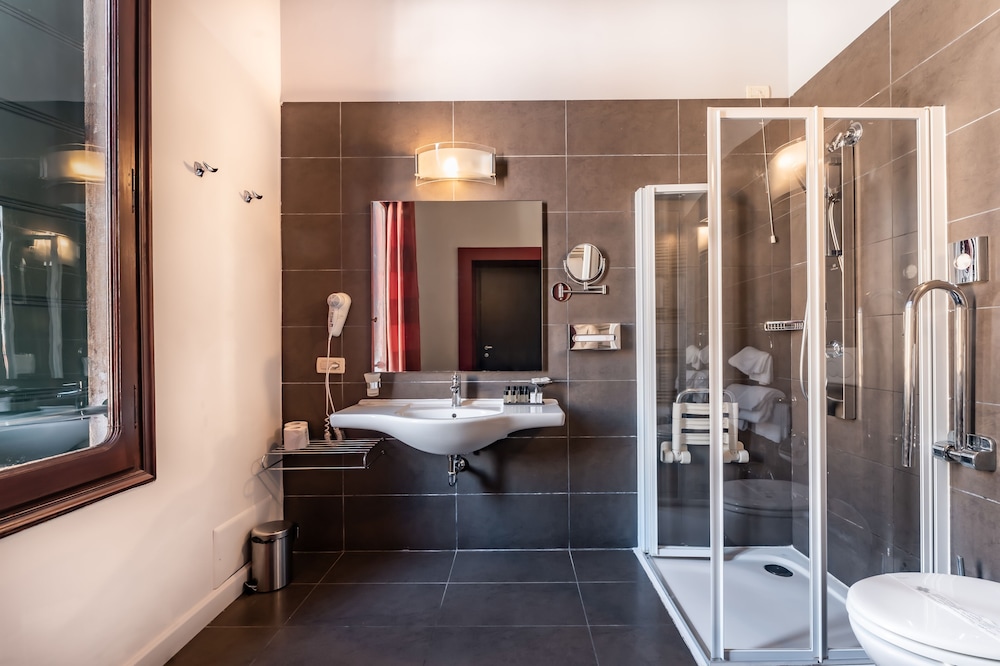 Superior Quadruple Room photo 2