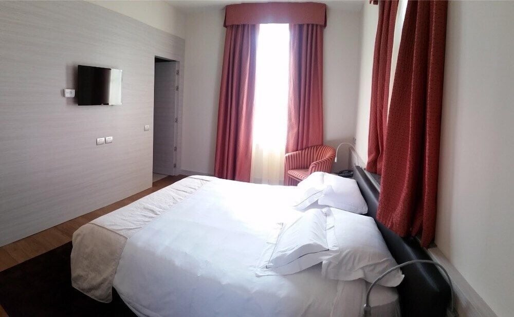 Double room with street view