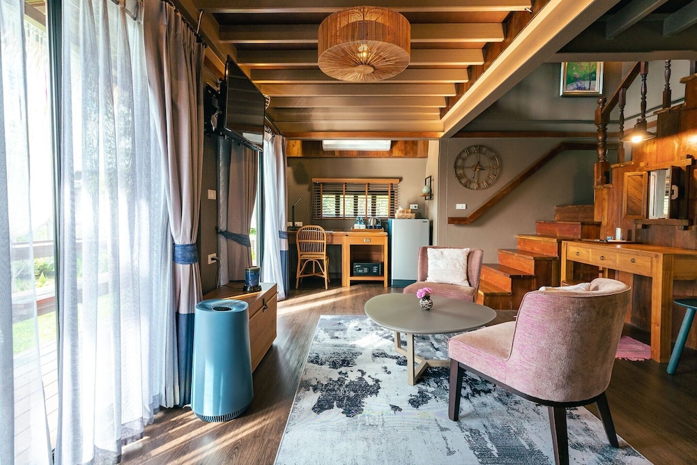 Premium Duplex - Photo 16