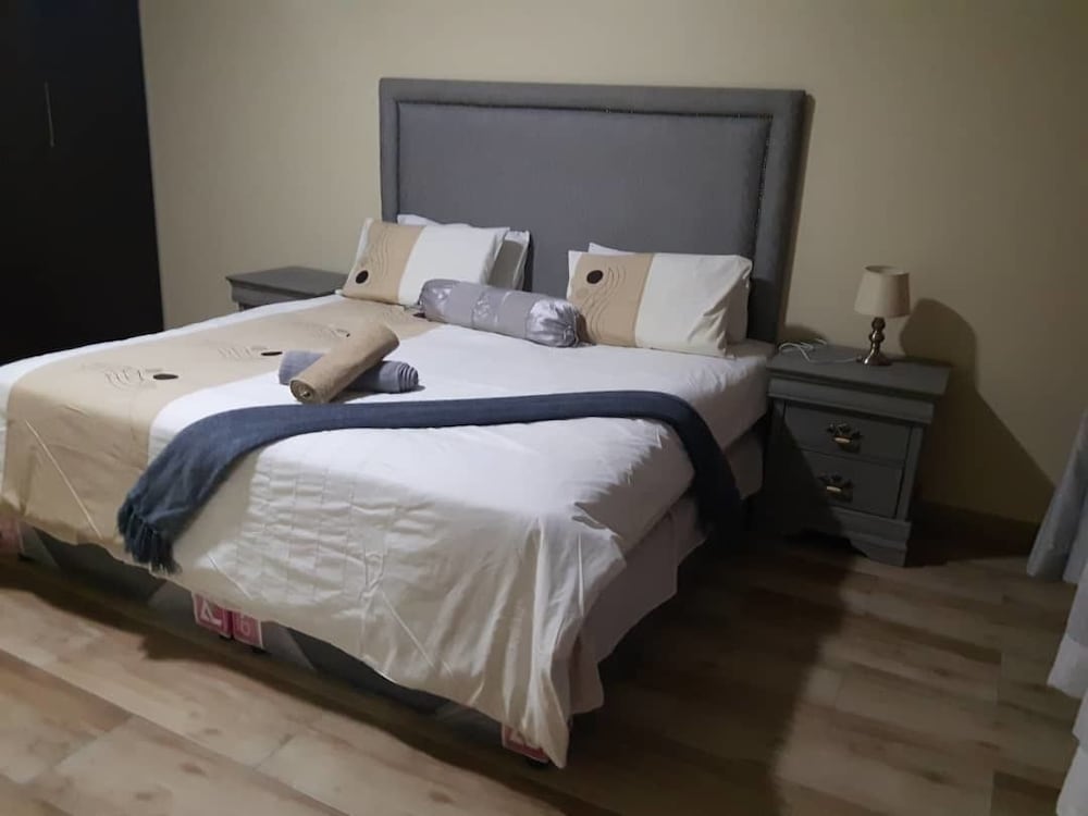 Comfort Apartment, 2 Bedrooms, Accessible, Garden View photo 3