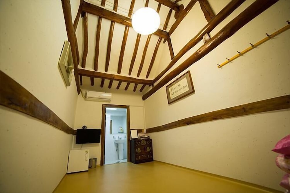 Family Room photo 3