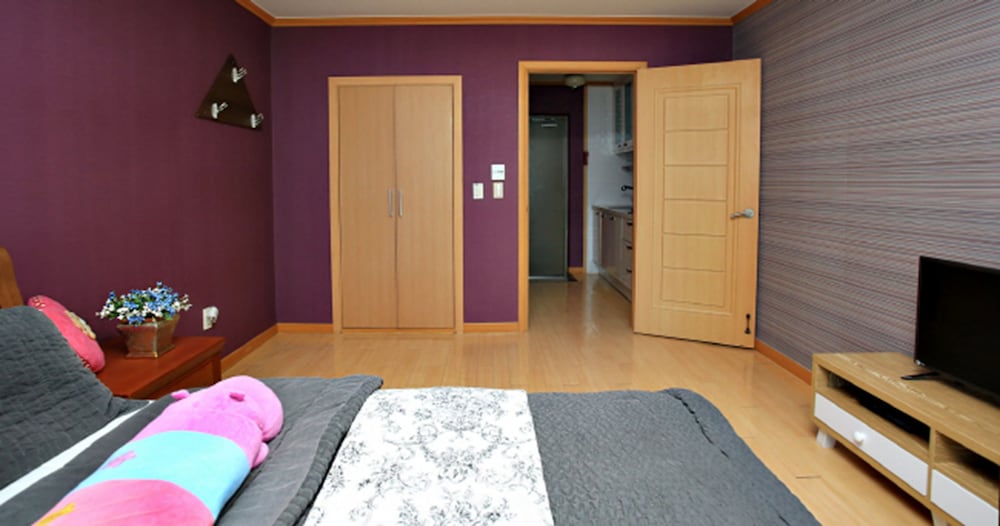 Room (Couple 1) photo 2