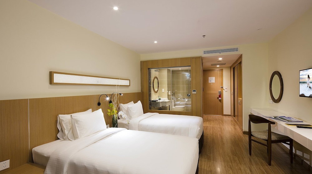 Superior Twin City View Room