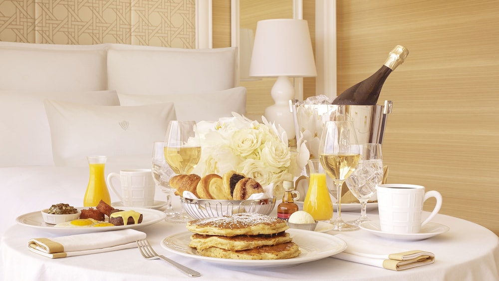 Signature Suite