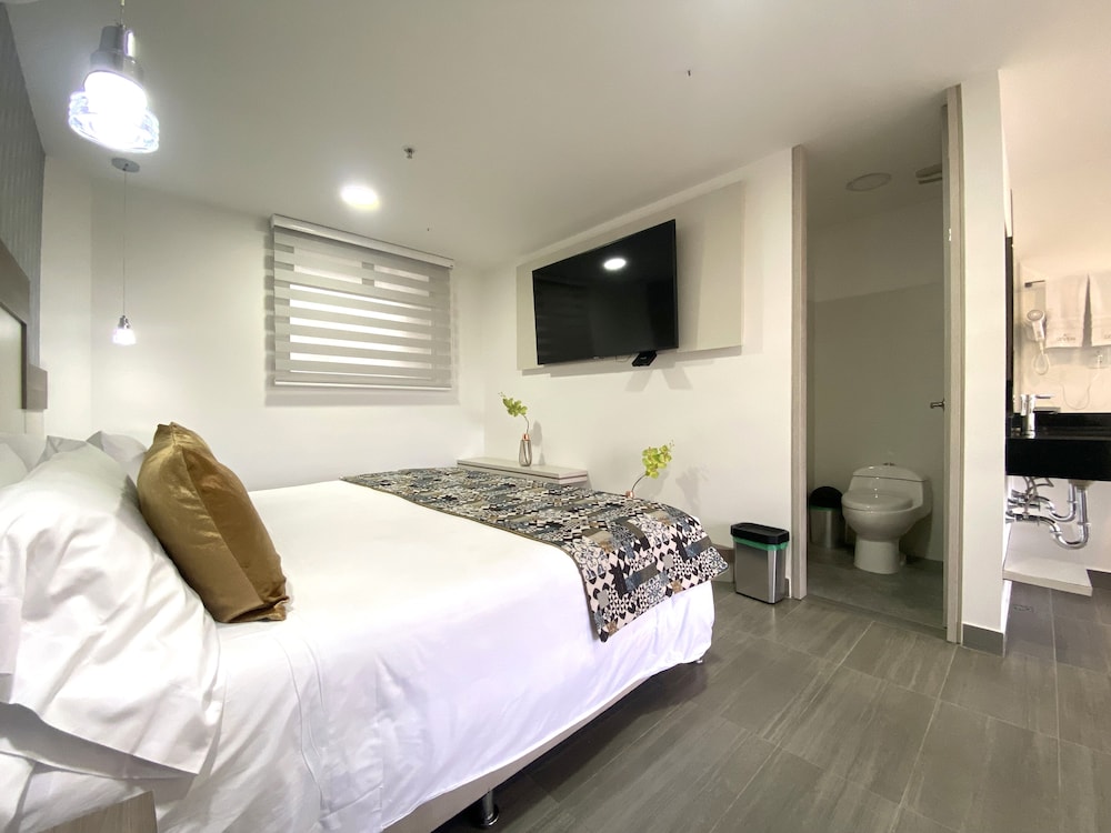 Deluxe Studio Suite photo 3
