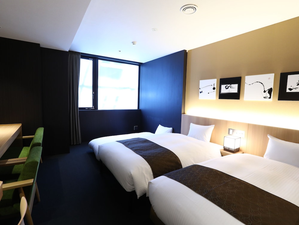 Triple  Room for 5 guests photo 3