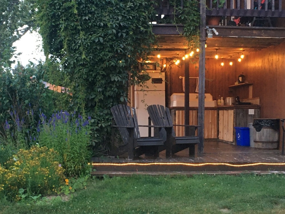Room, 2 Double Beds, Private Bathroom, Mountain View photo 1
