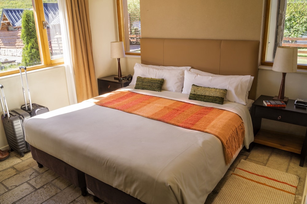 Suite, Multiple Beds, Garden View (Junior Suite King + 2 Sofa Beds)