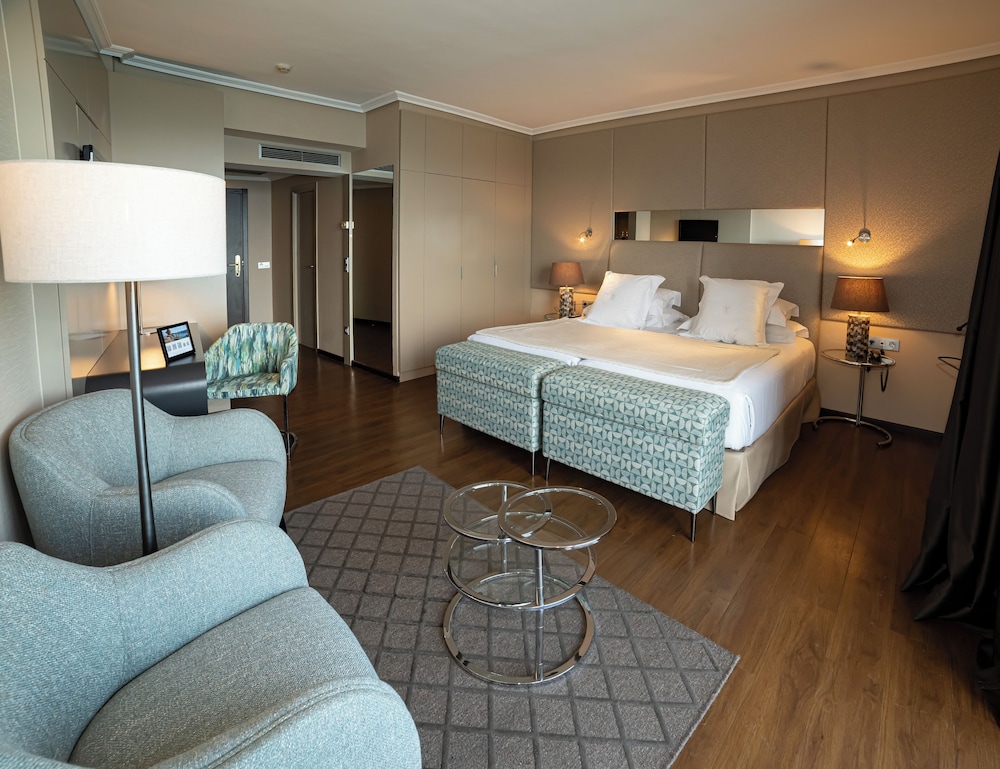 Privilege, Premium Room, Sea View - Photo 7