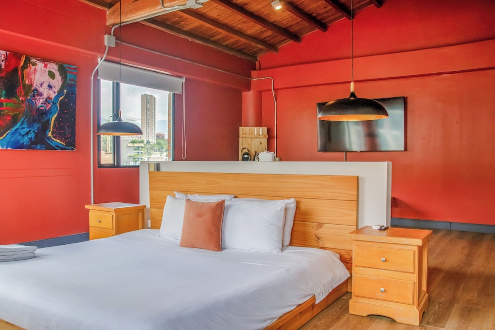 Unique Room - Photo 1