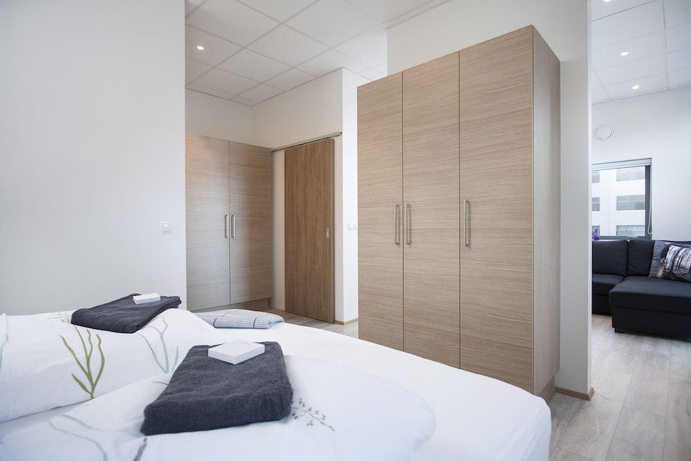 Corner Apartment with View photo 3