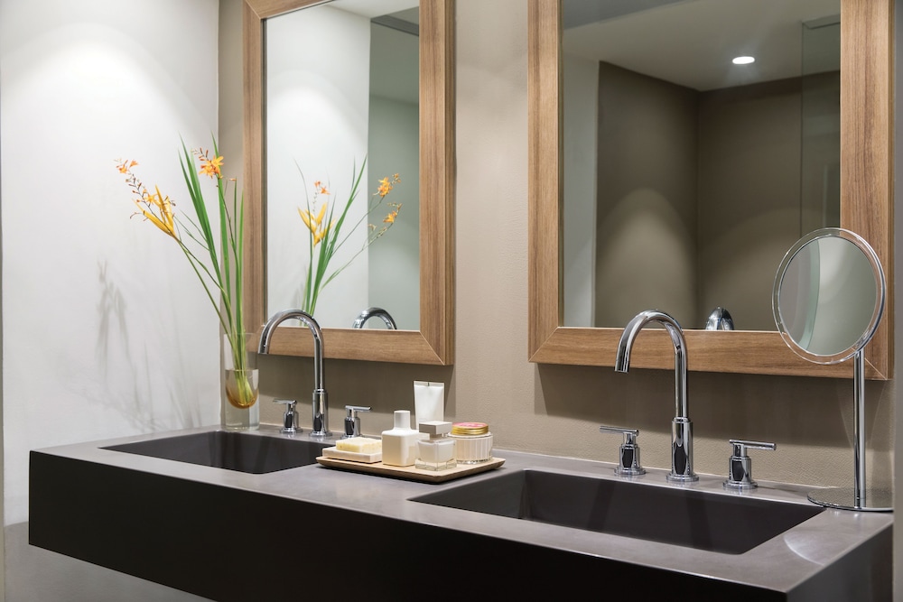 Excellence Club Master Suite photo 2