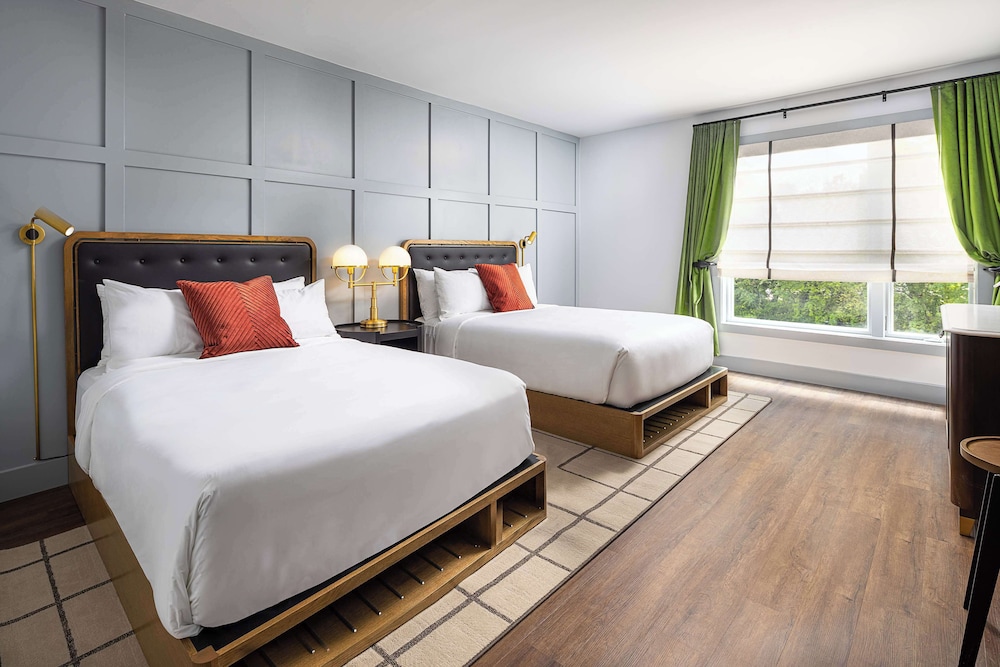 Room, 2 Queen Beds, Accessible (Mobility & Hearing, Roll-In Shower) - Photo 1