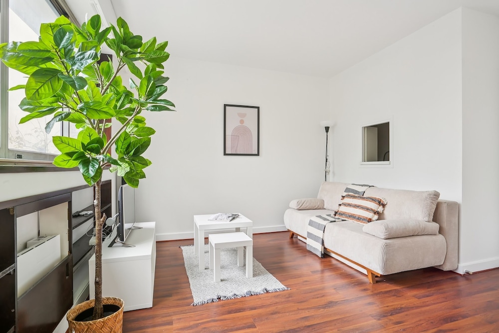 City Apartment, 1 Double Bed with Sofa bed, Non Smoking, Garden View
