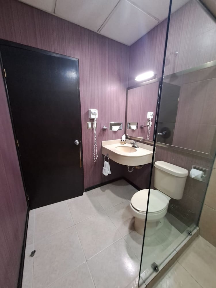 Standard Double Room, 2 Double Beds photo 3