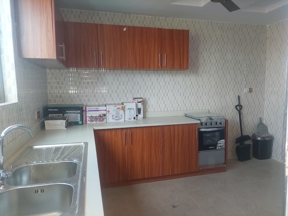 Apartment photo 2