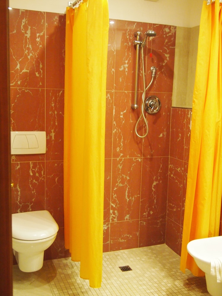 Basic Room photo 2