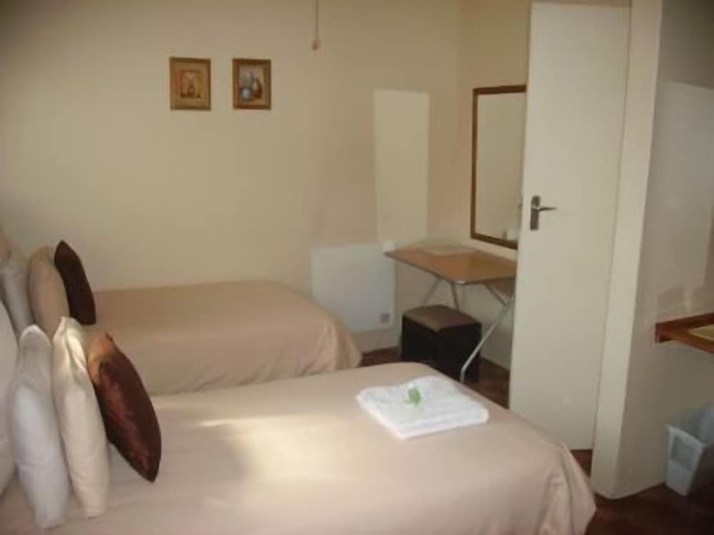 Standard Twin Room, Private Bathroom photo 1