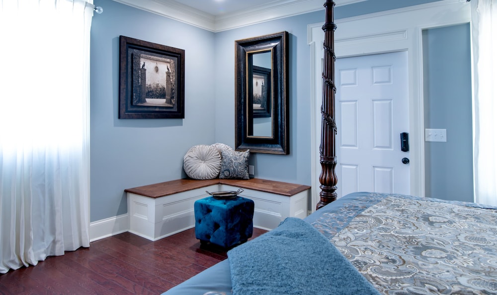Mansion Carriage House 2 photo 3