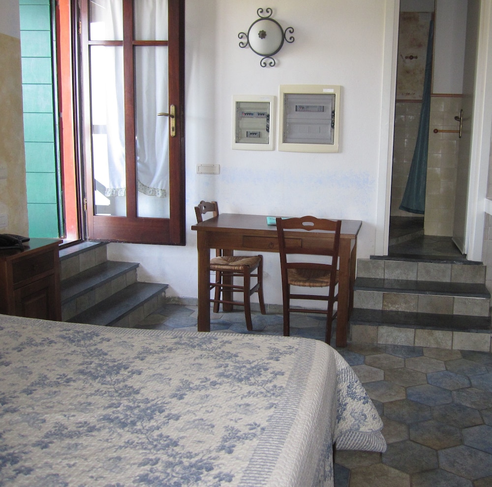 Studio with French Bed A1