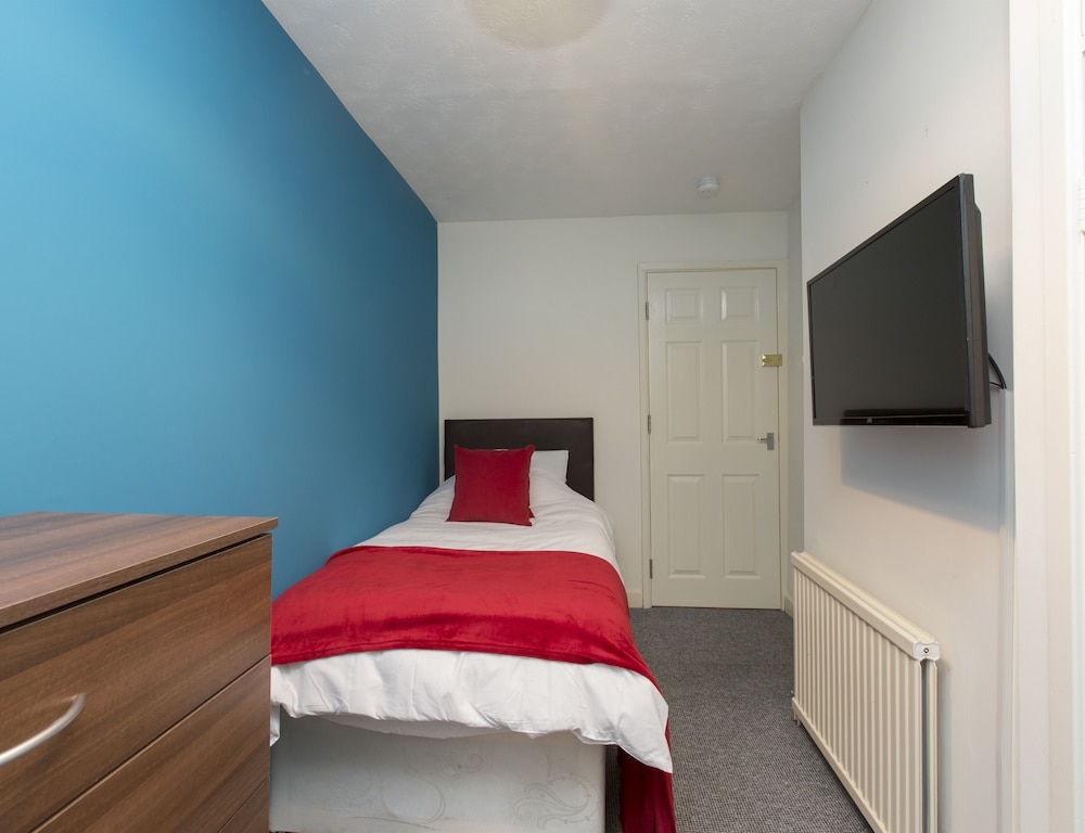 Single Room, Shared Bathroom (Room 1)
