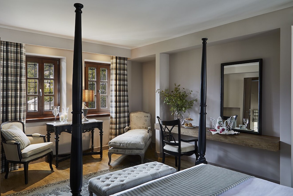 Superior Suite with Balcony -Split Level photo 2