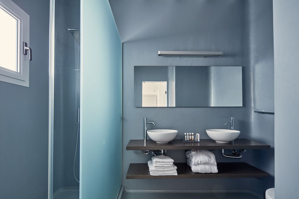 Superior Sea View Suite - Photo 4