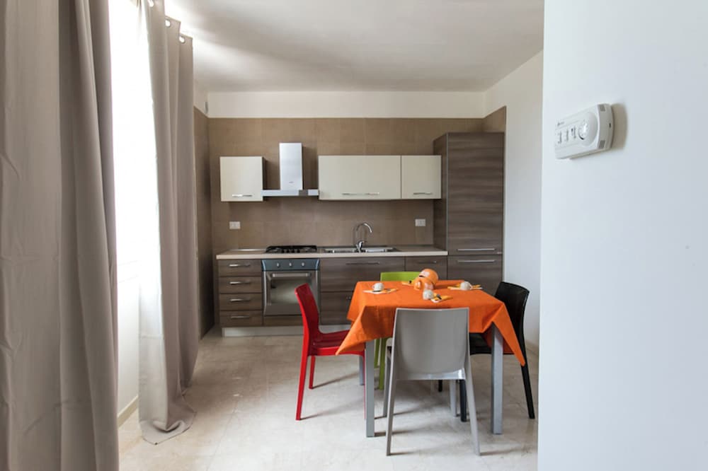 Comfort Suite, Kitchen, Garden View