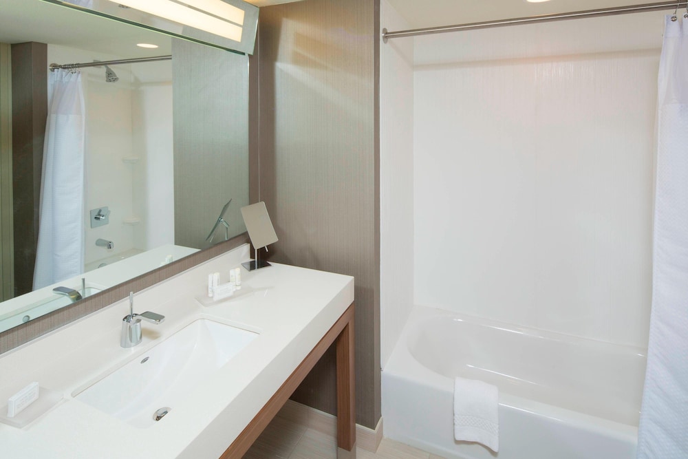 Executive Room, 2 Queen Beds photo 3
