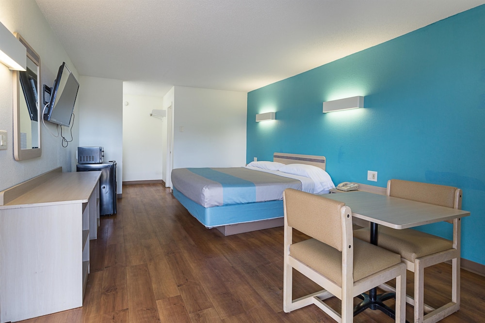 Standard Room, 1 Queen Bed, Accessible, Non Smoking photo 1