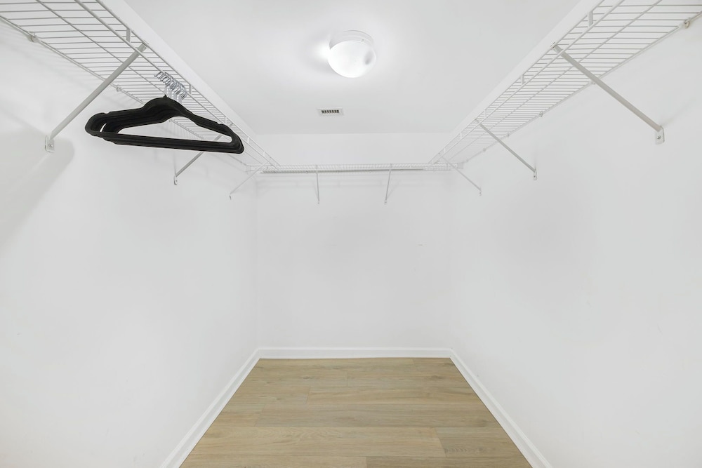 Luxury Condo, 2 Bedrooms, City View photo 2