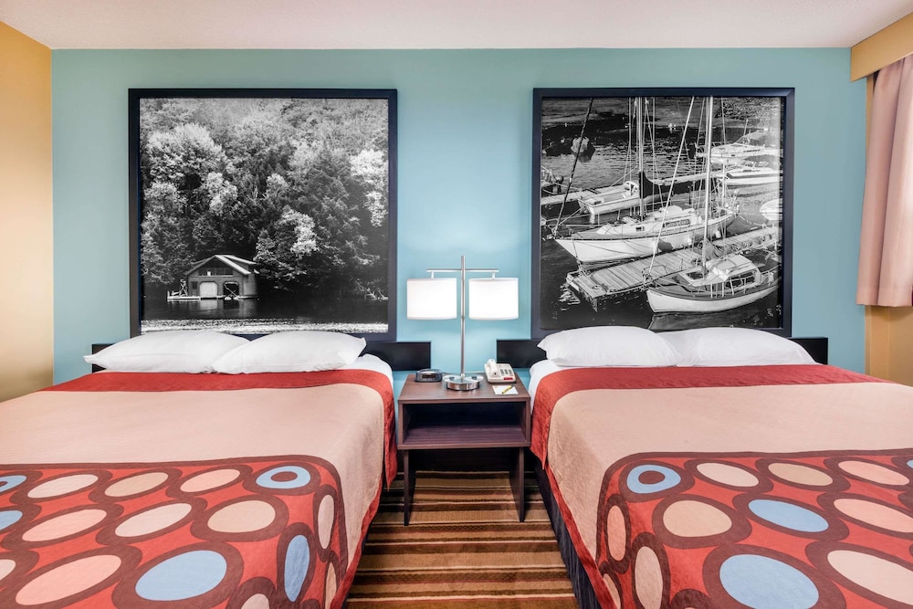 2 Queen Beds, Second Floor, Non-Smoking - Photo 1