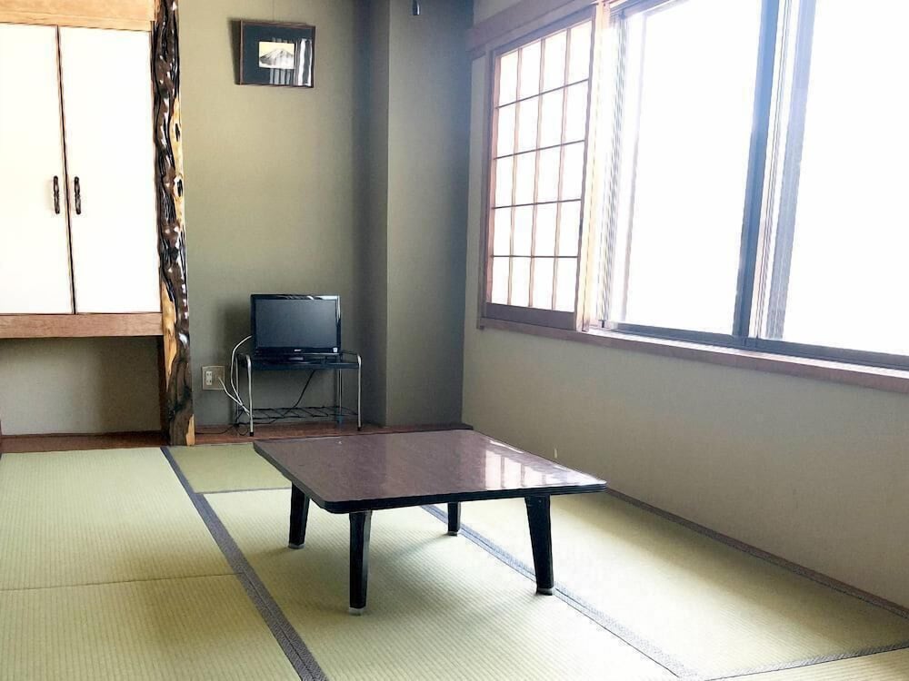 Small Twin Room photo 2