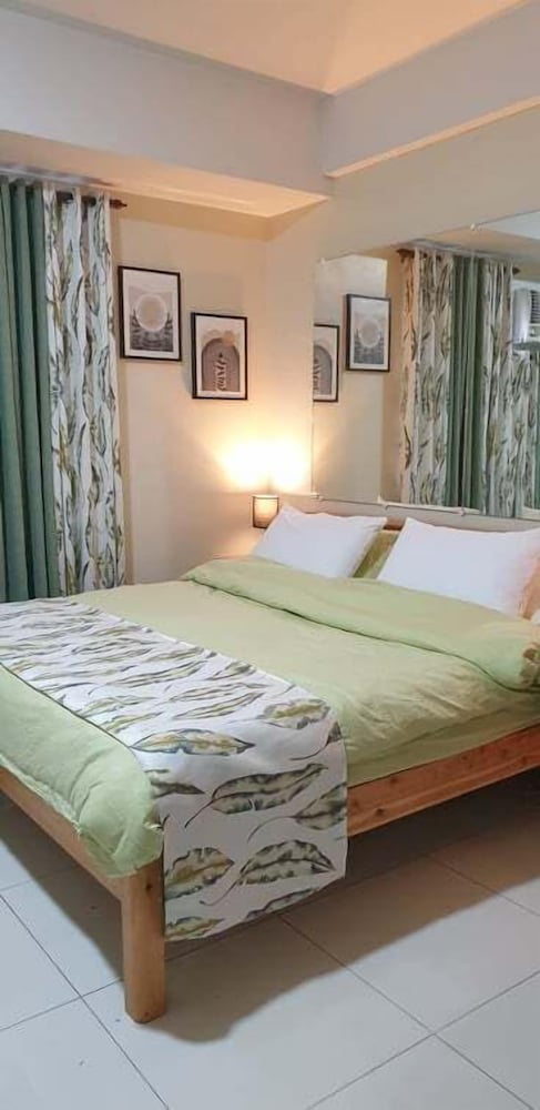 Signature Condo photo 2