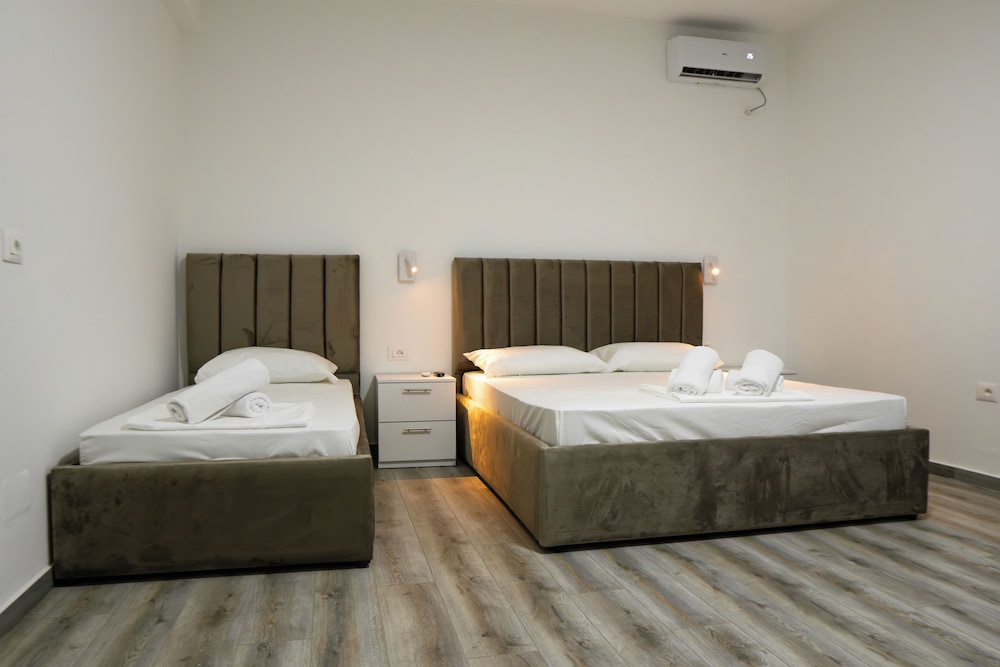 Comfort Quadruple Room, City View