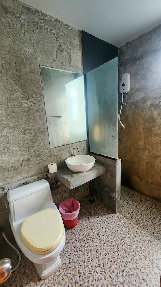 Single Room, Private Bathroom photo 3