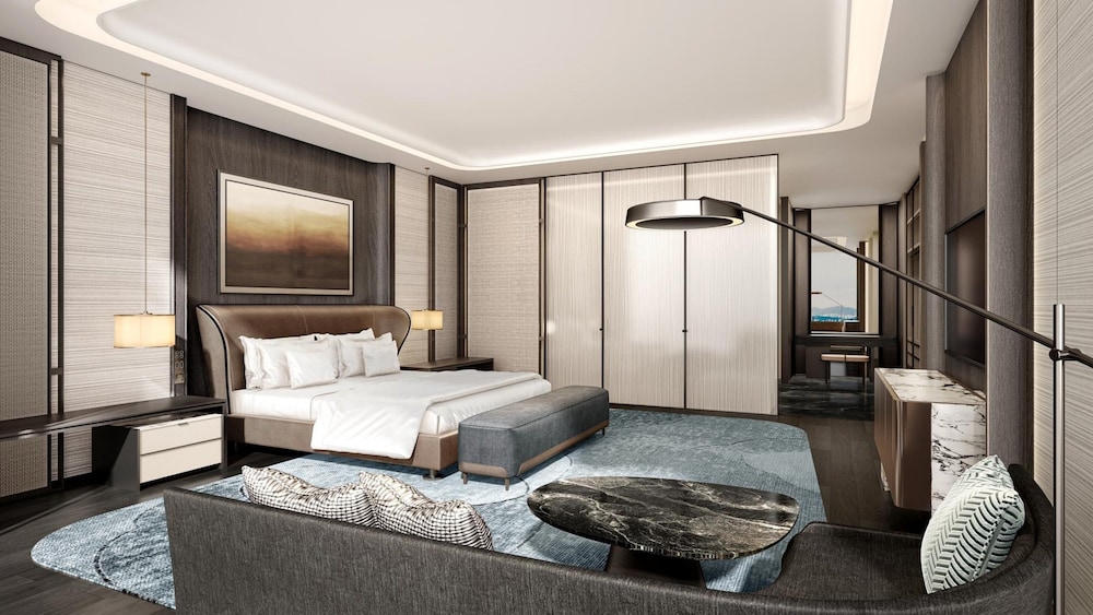 Royal Suite, 1 King Bed, Club Lounge Access (Dining Area)