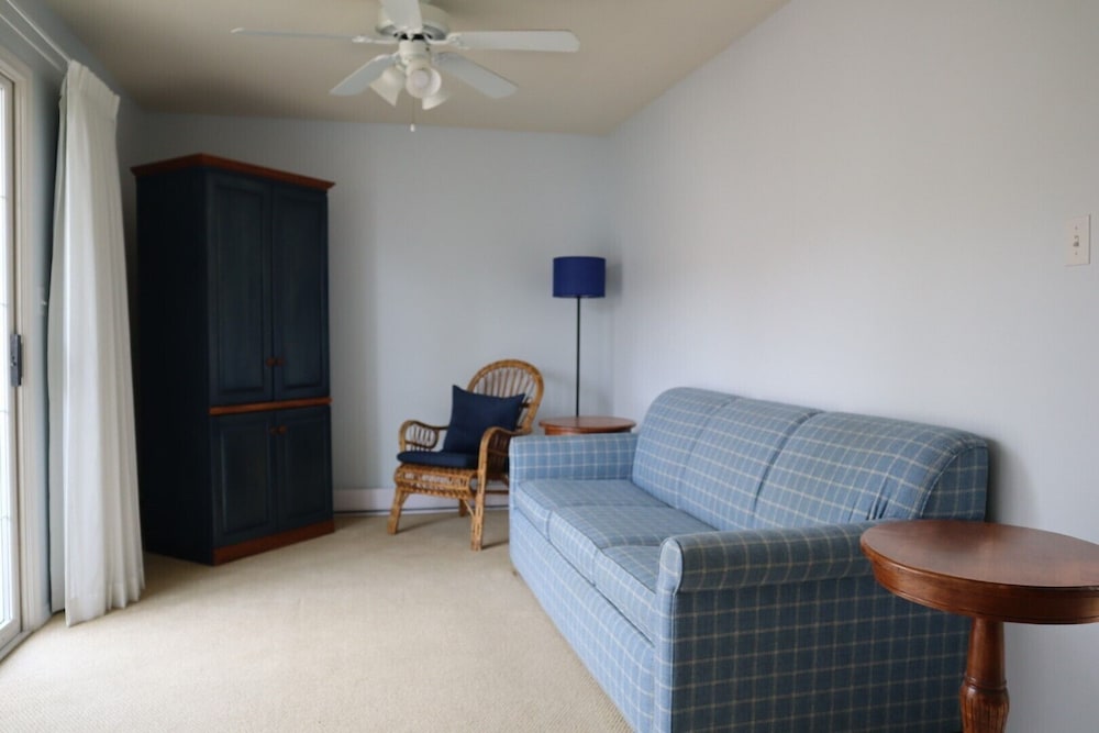 Suite, Balcony, Lake View photo 1