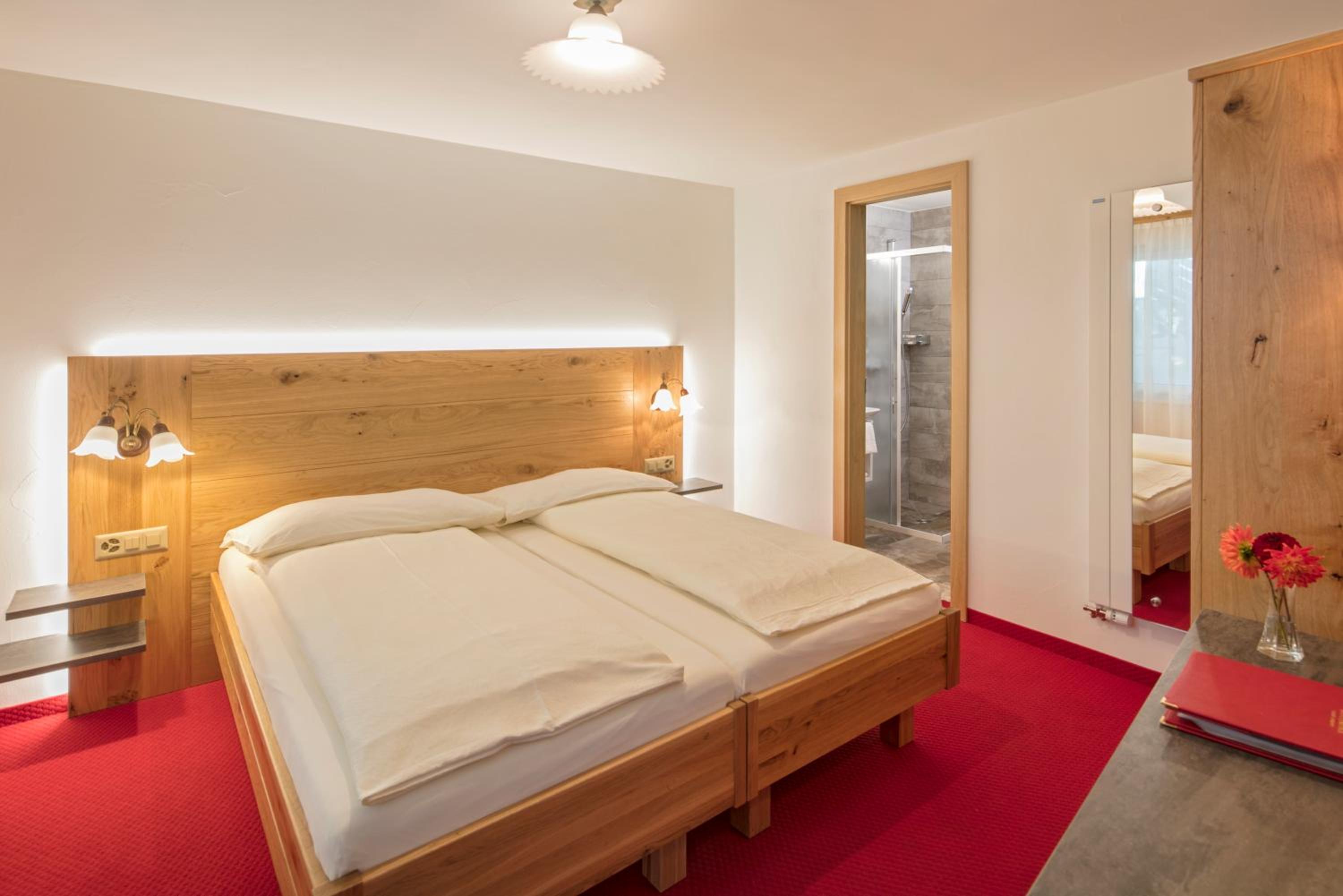 Budget Twin Room - Photo 5
