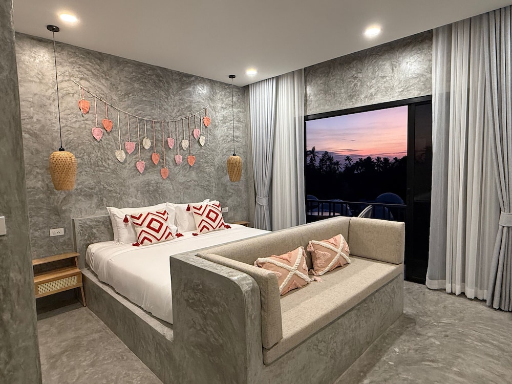 Superior Double Room, Balcony, Partial Ocean View