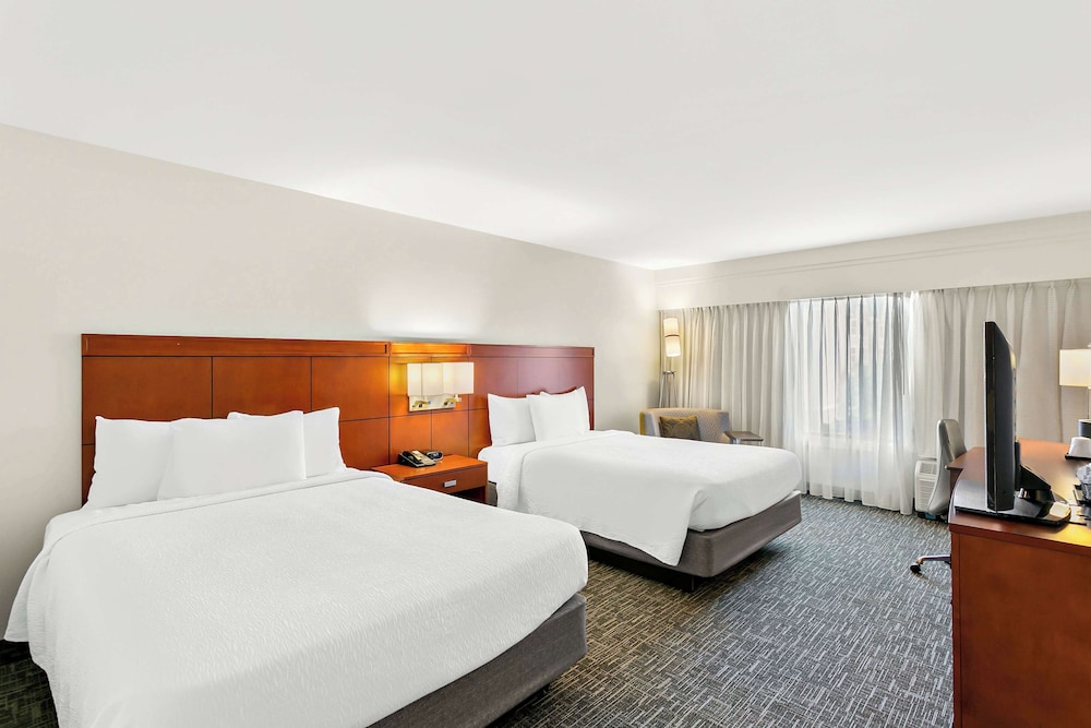 Deluxe Room, 2 Queen Beds - Photo 3