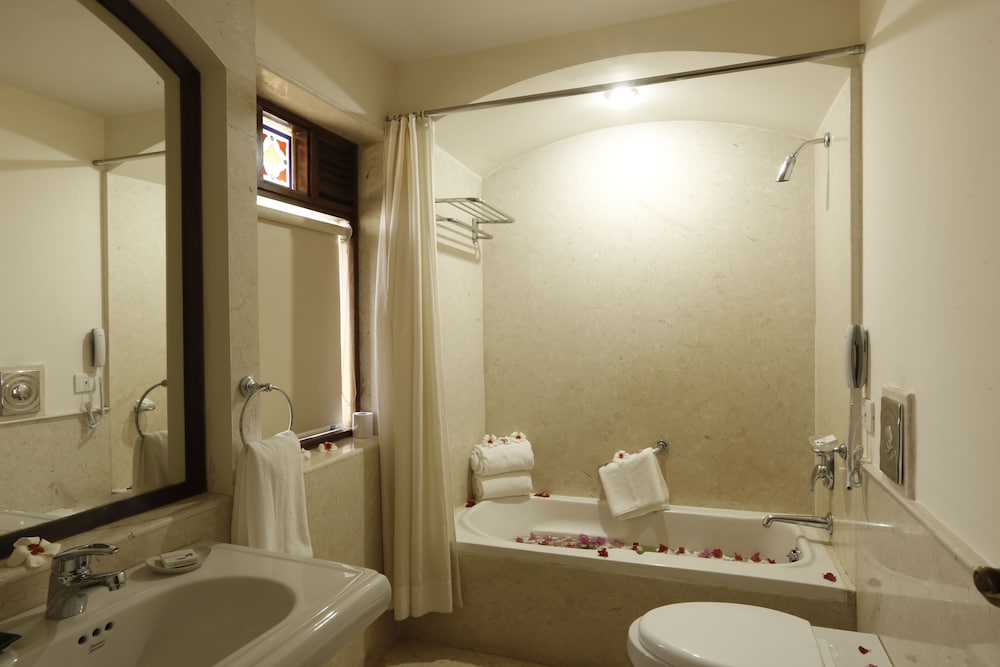 Superior Room with Balcony ( Partial Garden View )