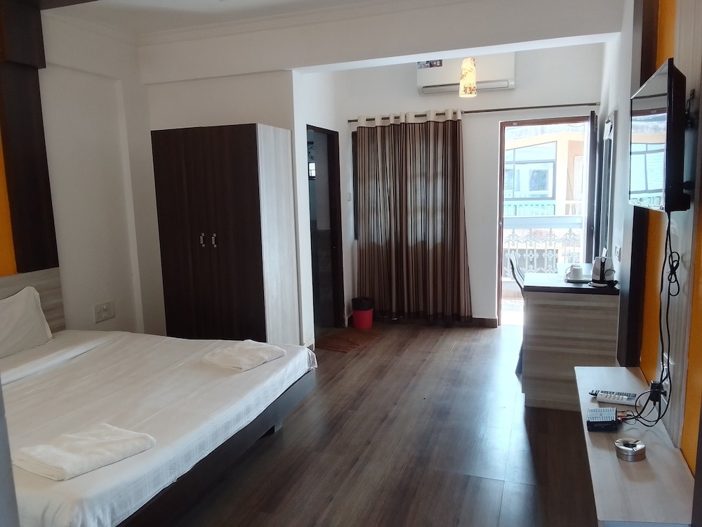 Luxury Room, Balcony, Beach View