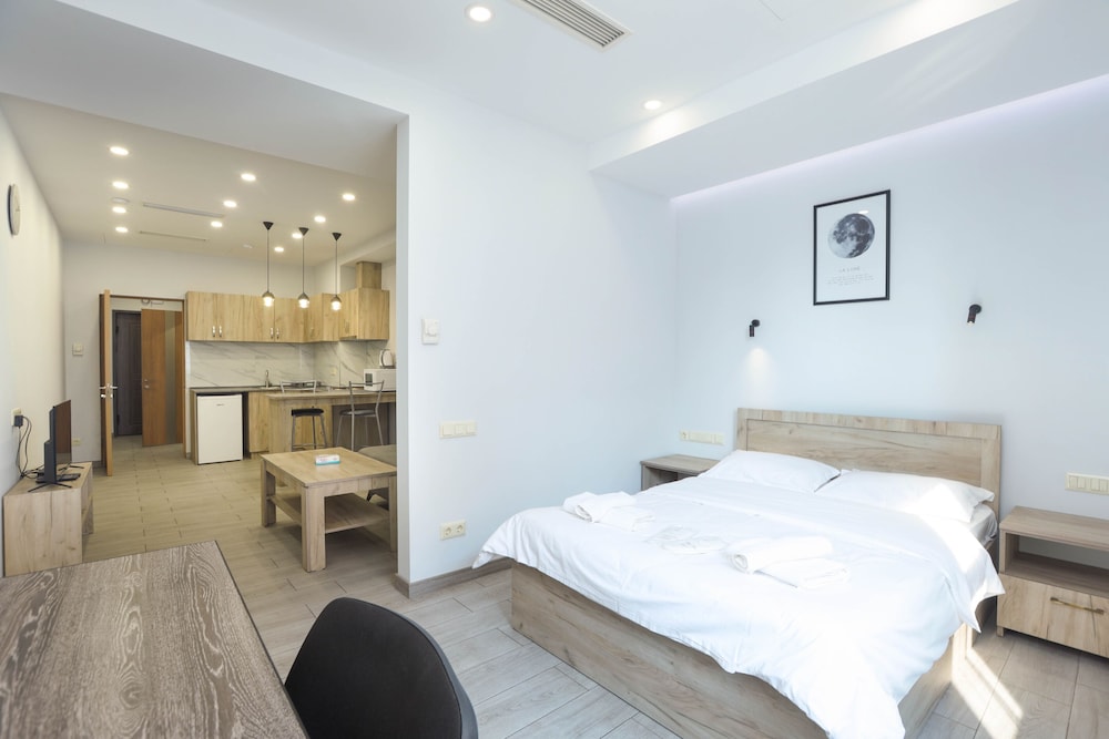 Economy Apartment photo 2